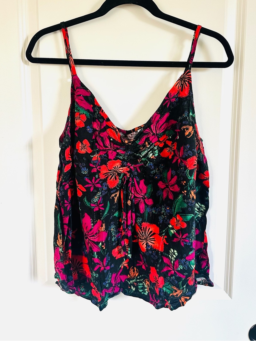 Ava & Viv Floral Camisole - Black and Red